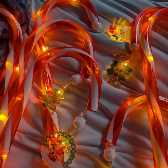 Festive Candy Cane String Lights Battery Operated 12 Pieces (EUC) - Picture 12 of 15